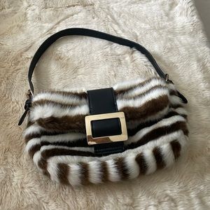 Beautiful printed shoulder bag!